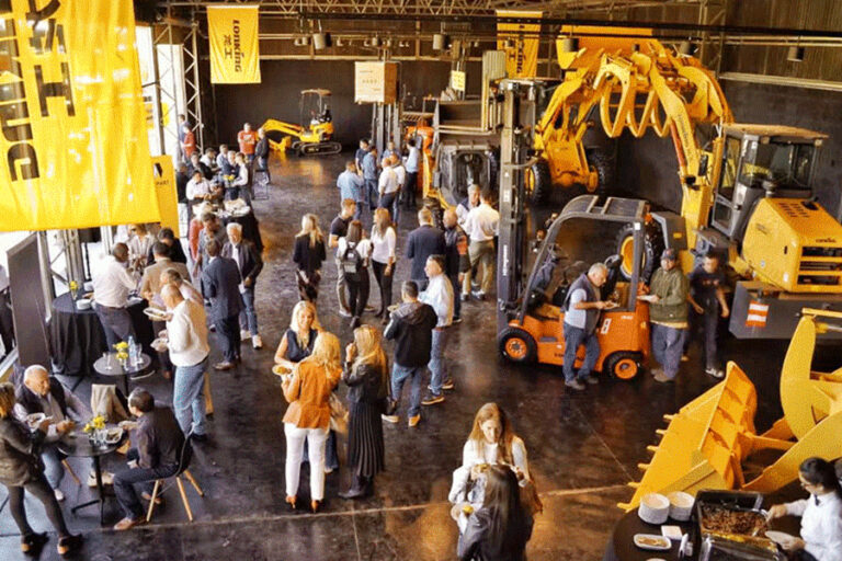 Overseas Information | Lonking Holds Product Promotion and Customer Appreciation Meeting in Argentina